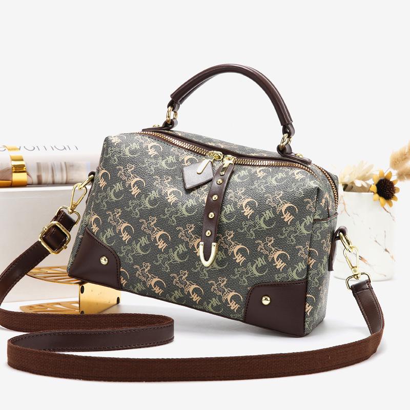 Bag Messenger Bag Women's 2025 New Handbag Shoulder Women's Bag Small Square Bag Middle-aged Mother Senior Sense Women's Bag