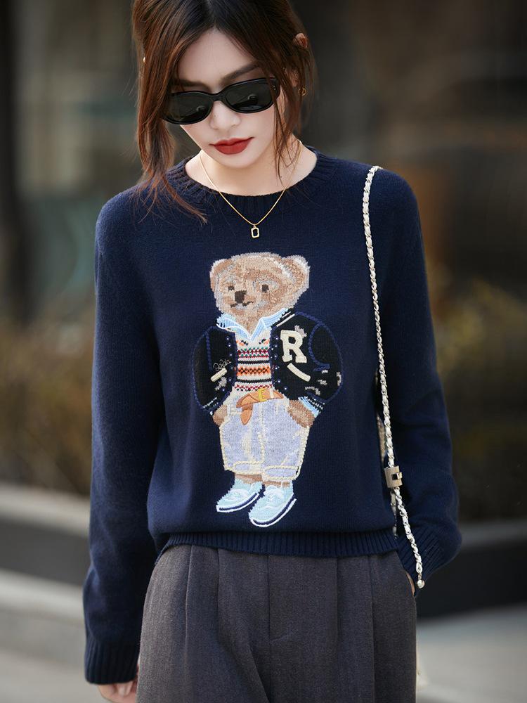 Cozy Cute Bear Embroidered Round Neck Pullover for Autumn/Winter