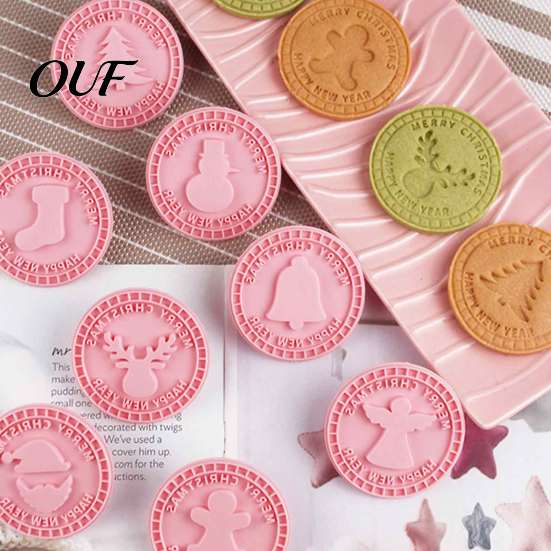 3D Plastic Biscuit Molds 9 Pcs Christmas Cookie Cutter with Stamps Set, Pressable Plunger Mold, Creative Holiday Kitchen Gadgets Gingerbread Man Tree