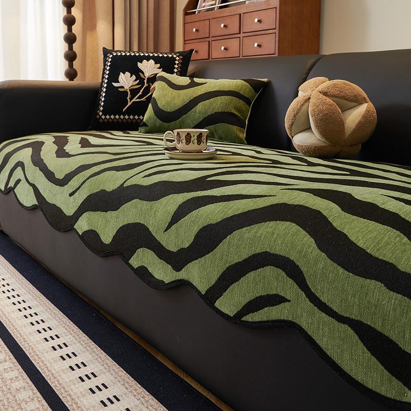 

1pcs Irregular Sofa Cover Simple Wear Resistant Non Slip Furniture Protector Four Season Universal Couch Cushion Home Decor pillow cover 30x50cm зелений