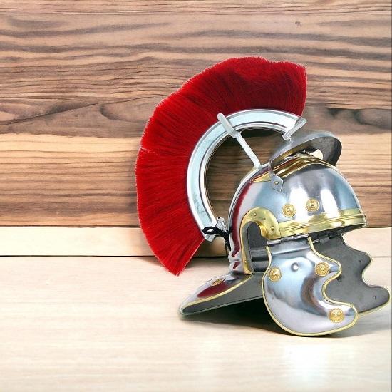 

Средневековые рыцарские доспехи с гербом Шлем римского офицера Рустикальный домашний декор Подарки