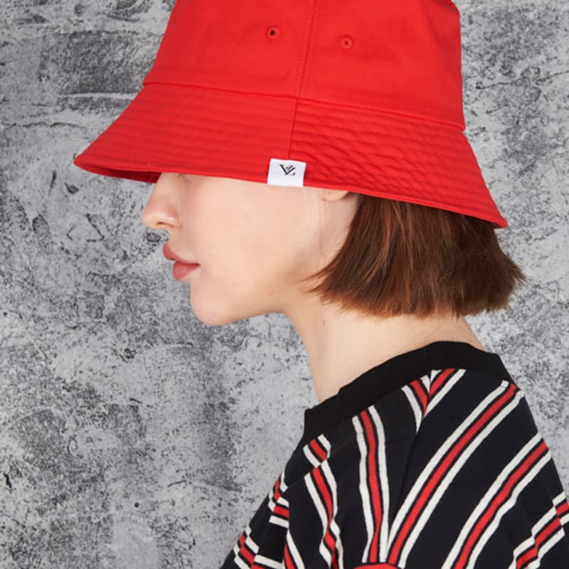 

VARZAR Монограммная этикетка Цвет Панама Красный FREE