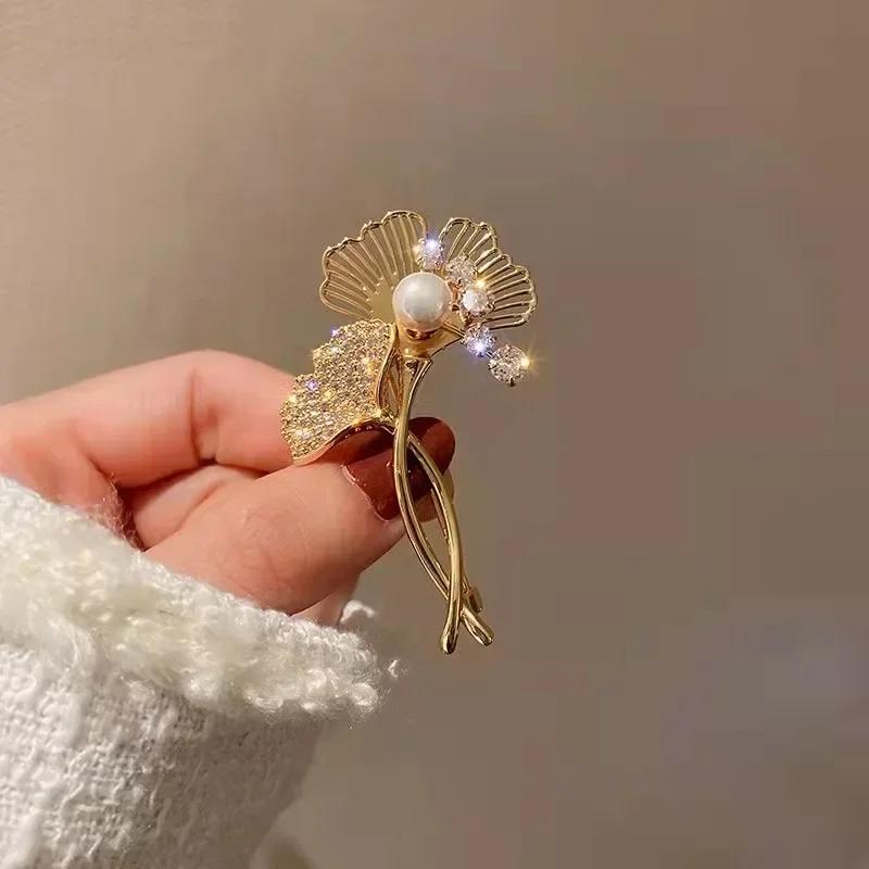 1PC New Elegant Design Tulip Flower Brooches for Women Clothing Accessories Pin 2025 New Fashion High Quality Zircon Luxury