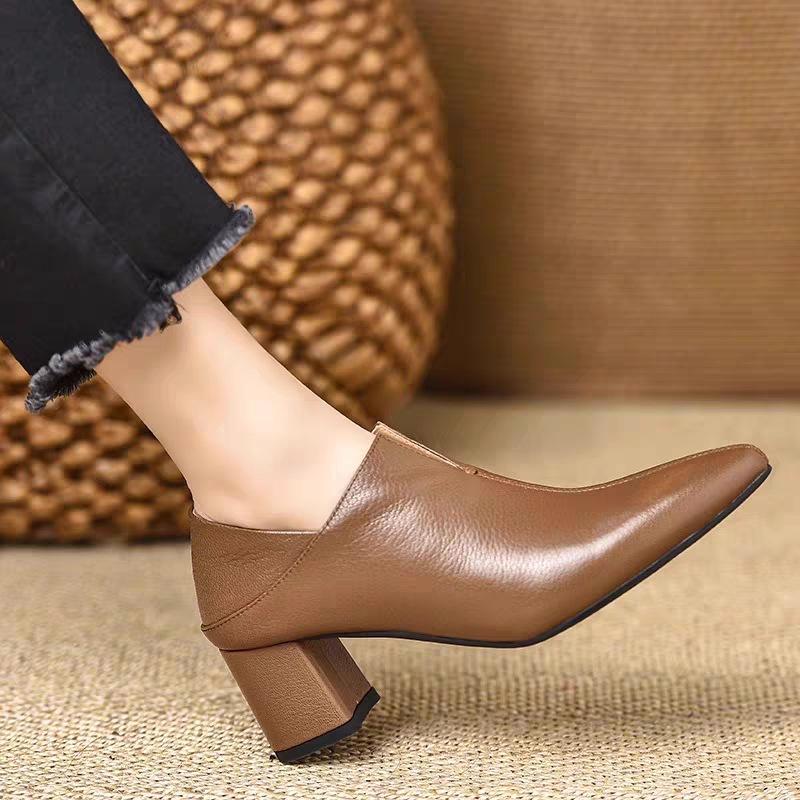 Soft leather high-heeled single shoes women's 2025 new sexy pointed middle heel dress to work professional work versatile shoes