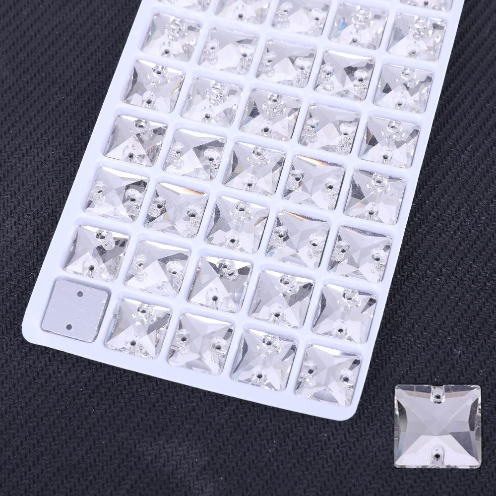 

Квадратное Плоское Дно Двойное Отверстие Стекло Пришитое Вручную Белый АБ Дрилл, Высокий Блеск Свадебное Стекло Пришитый Вручную Дрилл DIY Ювелирные Аксессуары 22 * 22Mm 15pcs/bag белый