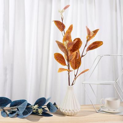 Decoração de casa – Flores e coroas artificiais