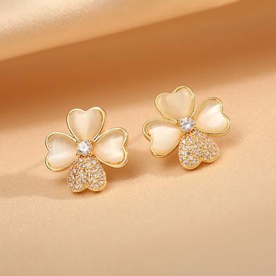 Cat's Eye Stone Four-Leaf Clover Earrings Premium Sense Of Niche Design New Female Round Face Earrings