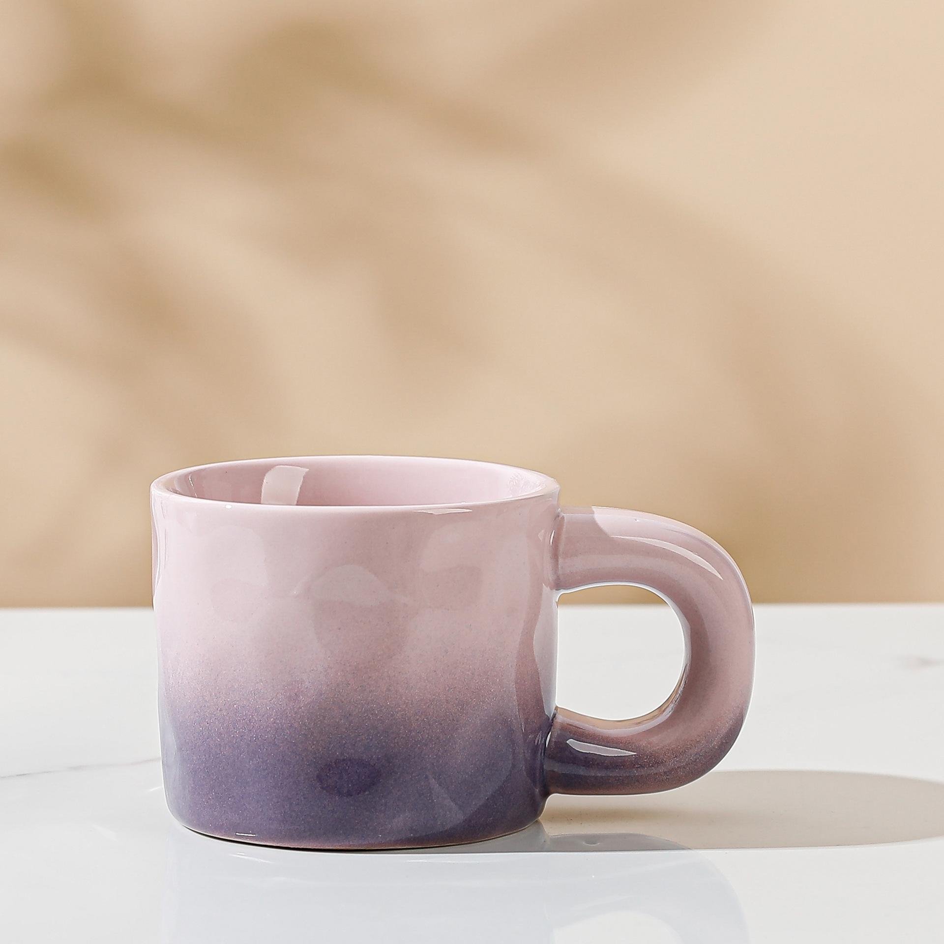 

Градиентная керамическая чашка сувенир высокая кружка девушка питьевая вода чашка пара чашка кофе подарок на день рождения 300ml