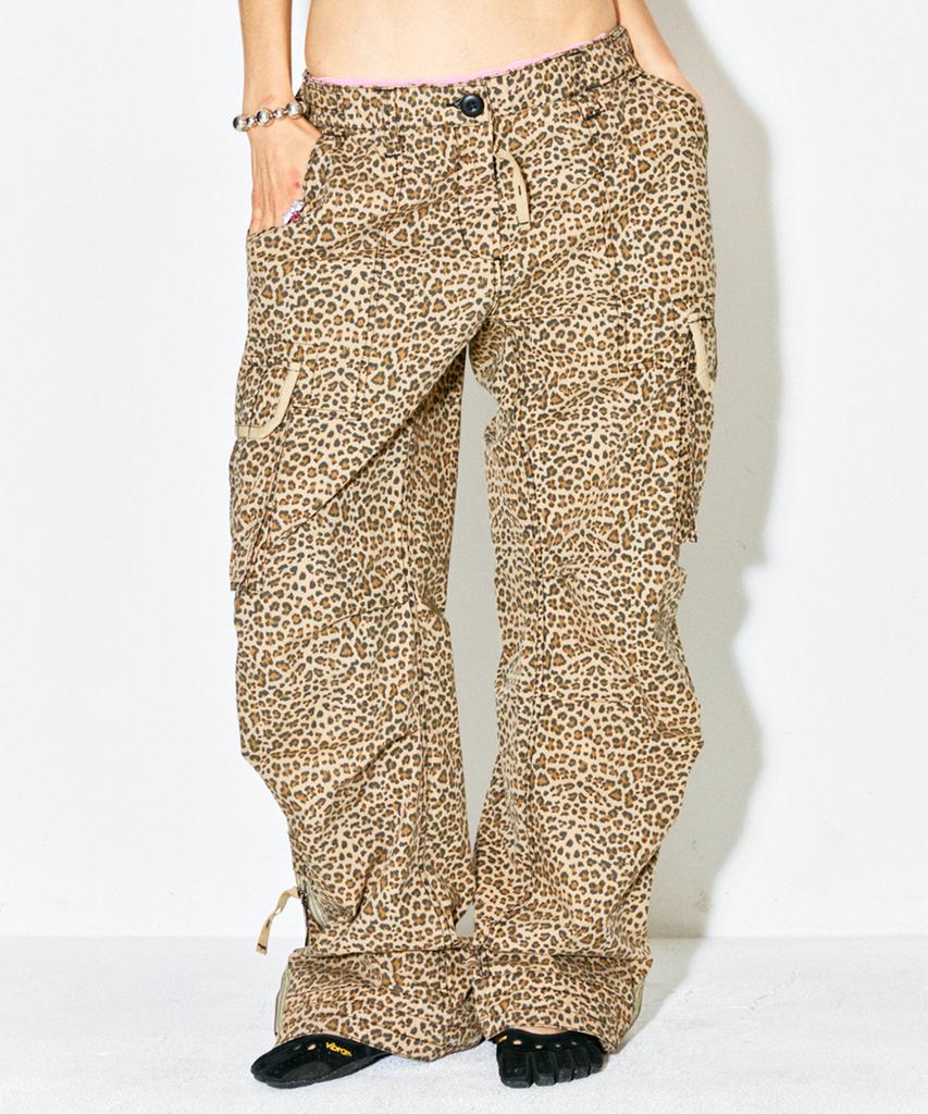 Haitaideupeulaengki Lightweight Coated Cargo Pants Leopard