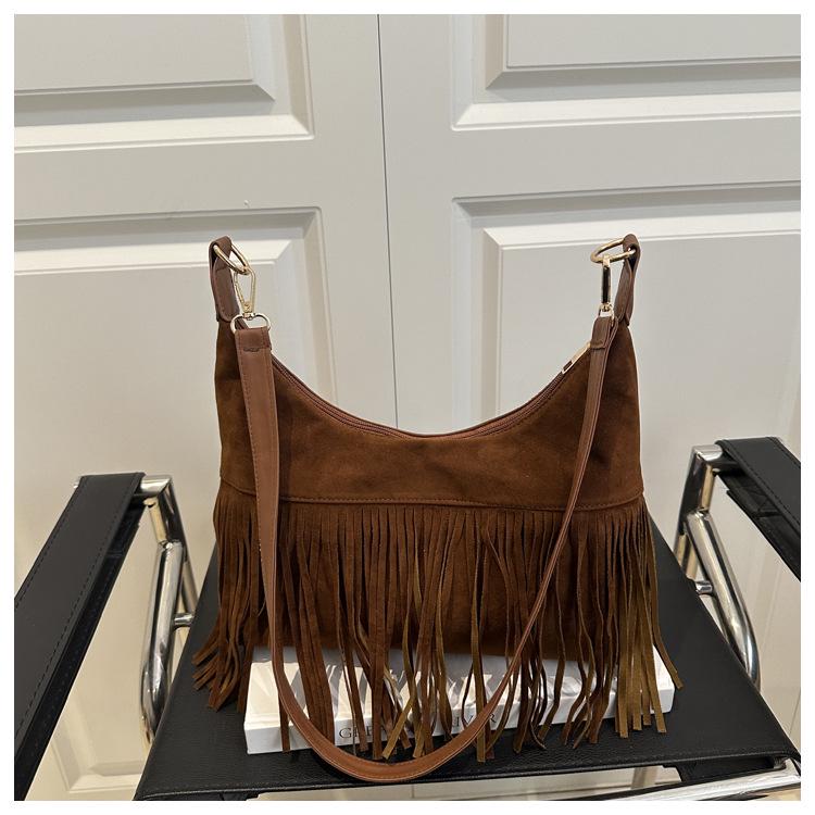 Women's Vintage Suede Tassel Crossbody Bag - Retro Frosted Shoulder Accessory for Autumn/Winter
