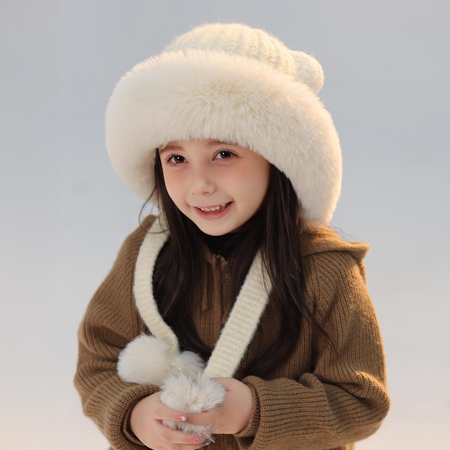 

Child s Warm Knitted Wool Pullover Hat with Ear Protection One Size белый