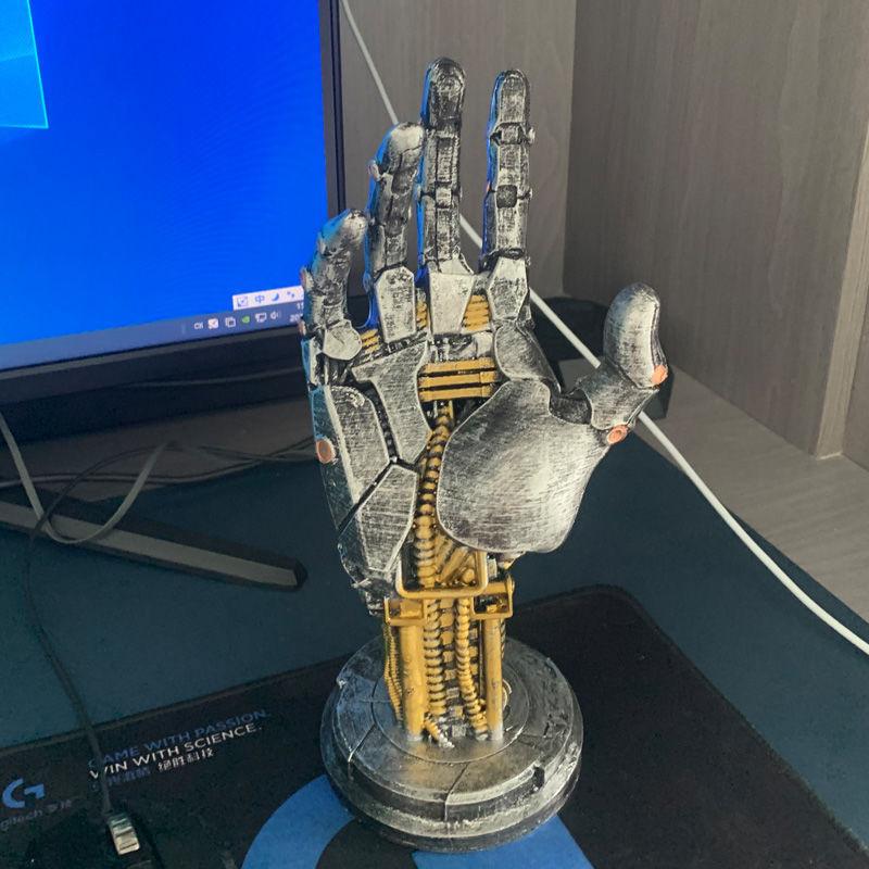 Cyberpunk Mech Hand Controller Holder - Gaming Desk Organizer for Gaming Gear XBOX & Switch