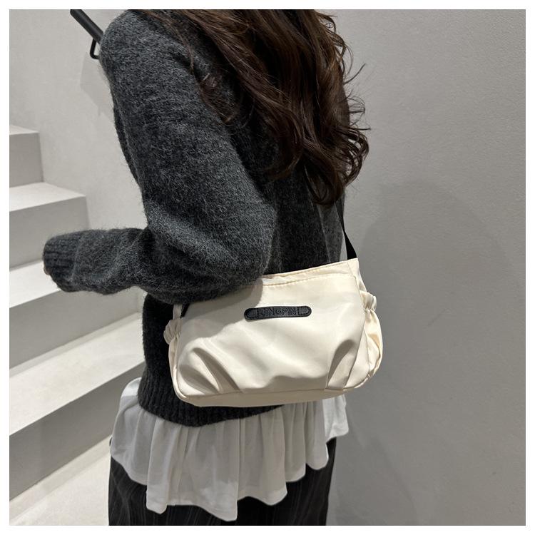 Women's Water-Repellent Nylon Crossbody Bag: Autumn/Winter Casual Solid Color Shoulder Bag