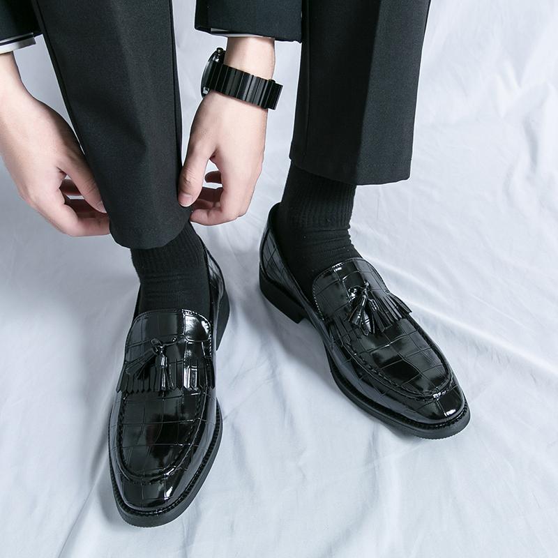 Mokasyny męskie Wingtip Dress Formalne lakierowane skórzane buty męskie zielone smokingi ślubne marynarki buty siodłowe duże rozmiary