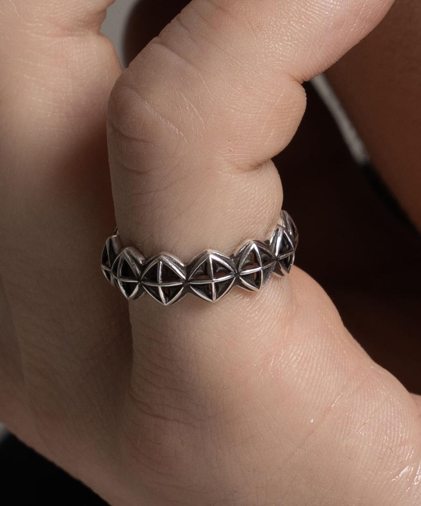 Vivus Gotica Edge Antique Silver Ring