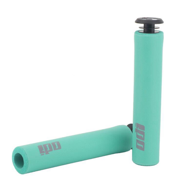 USA Silicone Grips: Ultra-light Shock Absorbing, Dirt-resistant Bike Handlebar Grips for Mountain and Road Bikes