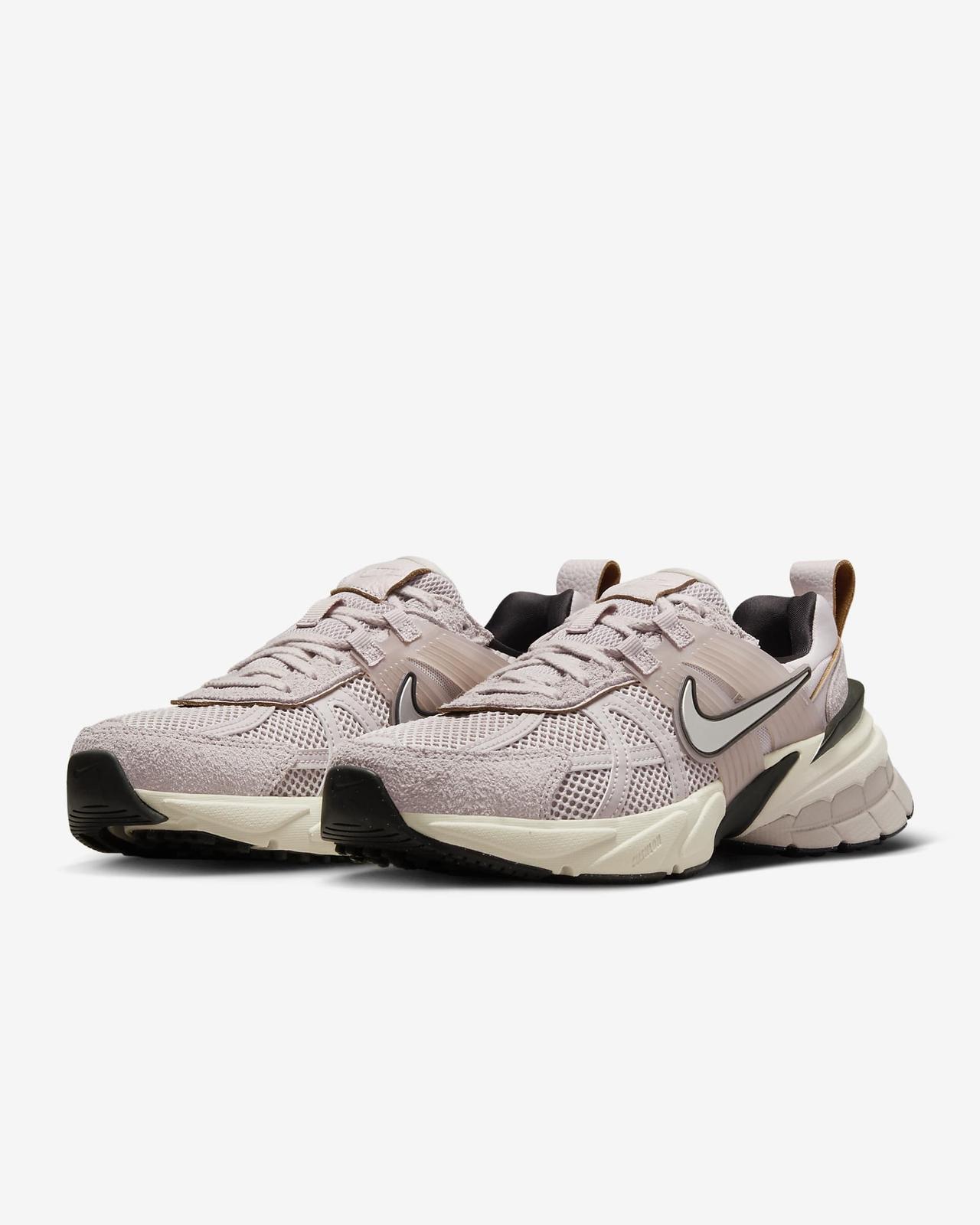 FN6703-001 Nike V2K Run Платиновый Фиолетовый Светлая Кость Черный Хром (Женский) 12W