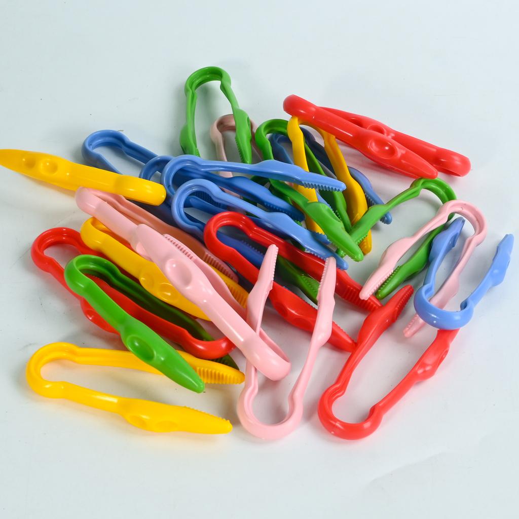 5PCS Children Plastic Tweezers Sorting Counting PreschoolToddler Fine Motor Skill Biology Kids Educational Toys