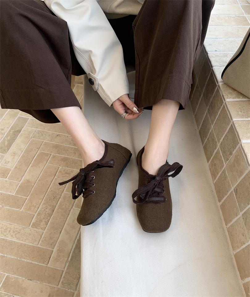 2025 new retro square head strap casual style low heel small single shoes spring and autumn French retro versatile women's shoes