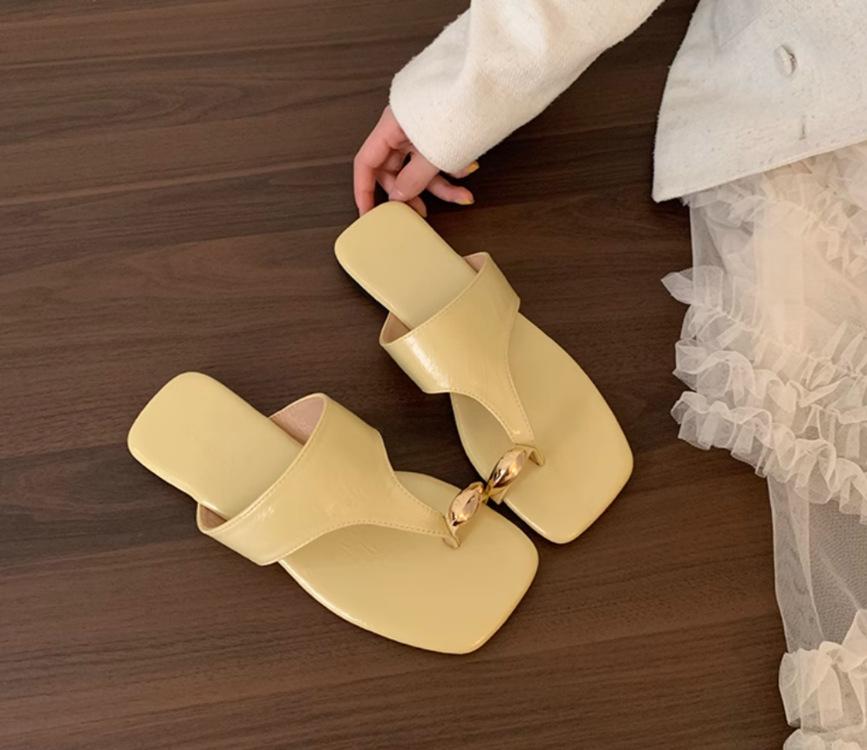 

Korean version of fashion soft bottom soft surface flat bottom flip-flops slippers women s summer wear silver sandals women s shoes Roman shoes 35