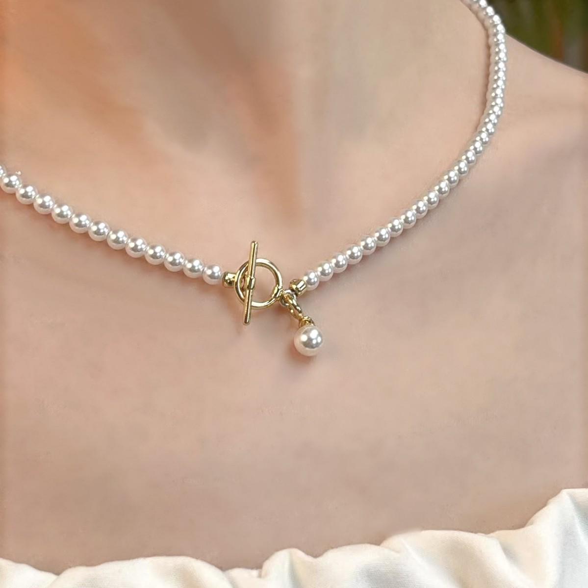 

Elegant High-Quality Women s Imitation Pearl Necklace with OT Buckle - Versatile, Light Luxury Clavicle Chain for Fashionable Temptation 4MM (42CM)