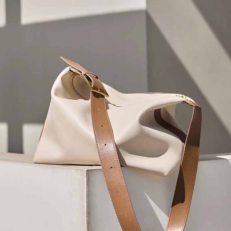 Spring new soft leather casual large-capacity tote bag shoulder bag commuter messenger bag women's bag