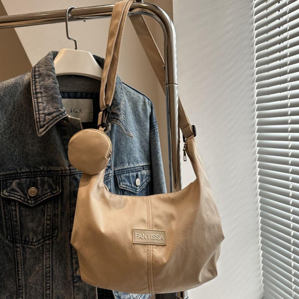 Large Capacity Lightweight Shoulder Bag Cream Color Simple Dumpling Bag  Students