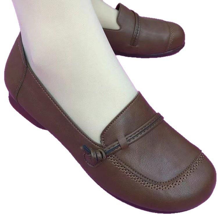 Leather single shoes women's 2025 new autumn soft leather soft-soled middle-aged and elderly mother shoes comfortable flat-soled non-slip wide-f