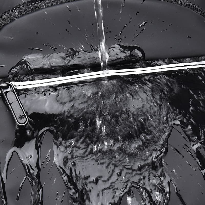 New Men's Lightweight Outdoor Backpack Computer Backpack