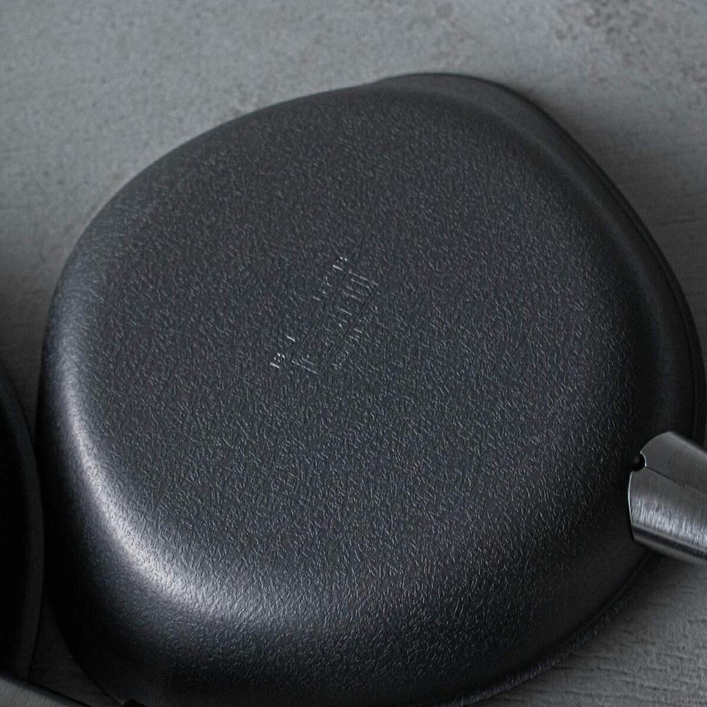 Sori Yanagi Iron Frying Pan with Nitriding and Double Fiber Tsubame Sanjo Designed To Prevent Sticking with Textured Surface Rust-resistant Non-stick