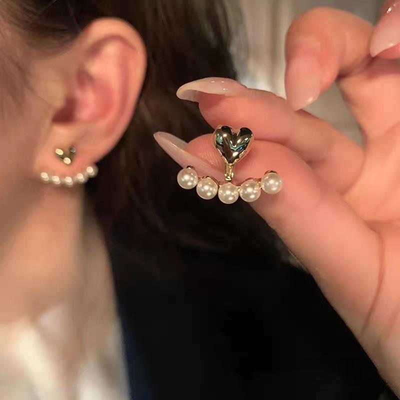 French Small Fragrant Style Pearl Stud Earrings Women's Light Luxury High-end Sense Retro Temperament Earrings Ear Jewelry