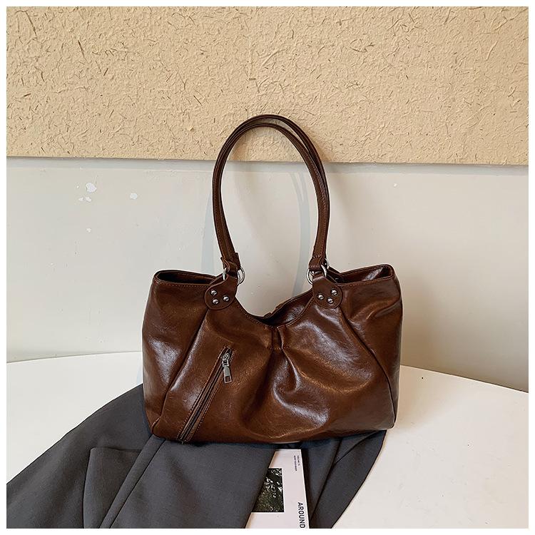 Tote Bag - Large Capacity Commuter Woman's Bag - Chic Single Shoulder Bag
