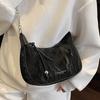Fashion New High-end Korean Version Niche Design Messenger Bag Women's Casual Versatile Commuter Solid Color Chain Shoulder Bag