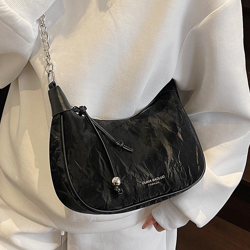 Fashion New High-end Korean Version Niche Design Messenger Bag Women's Casual Versatile Commuter Solid Color Chain Shoulder Bag
