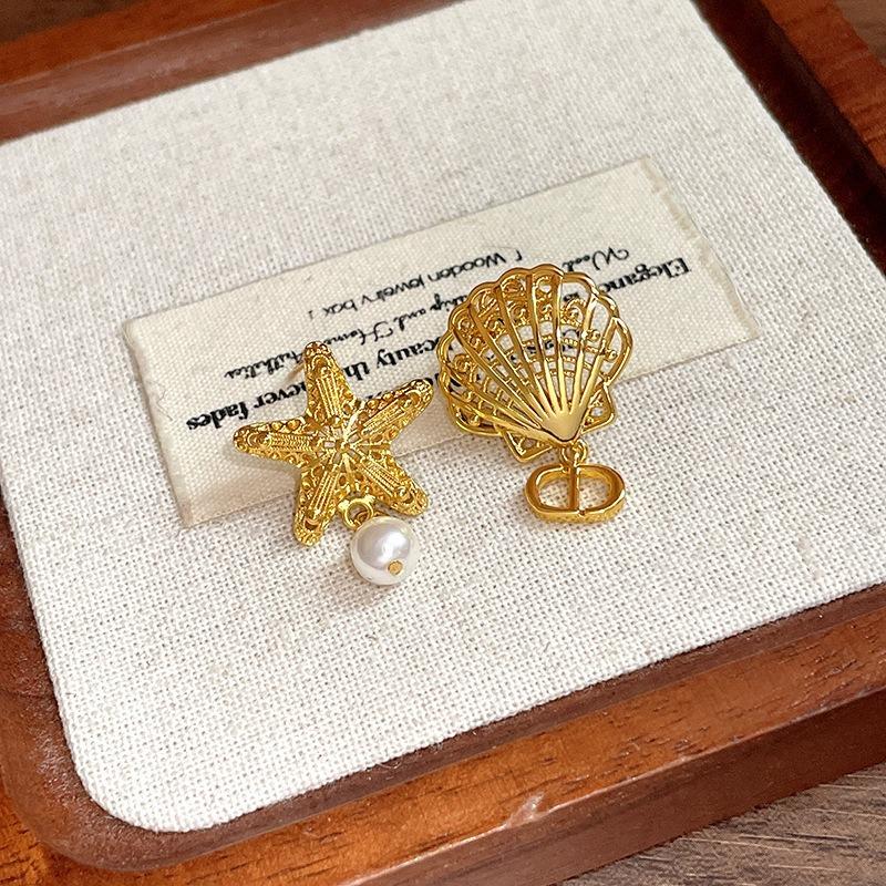 Silver Needle Multi-layer Letter Twill Zircon Pearl Earrings Medieval Vintage Light Luxury Stud Earrings Versatile Earrings