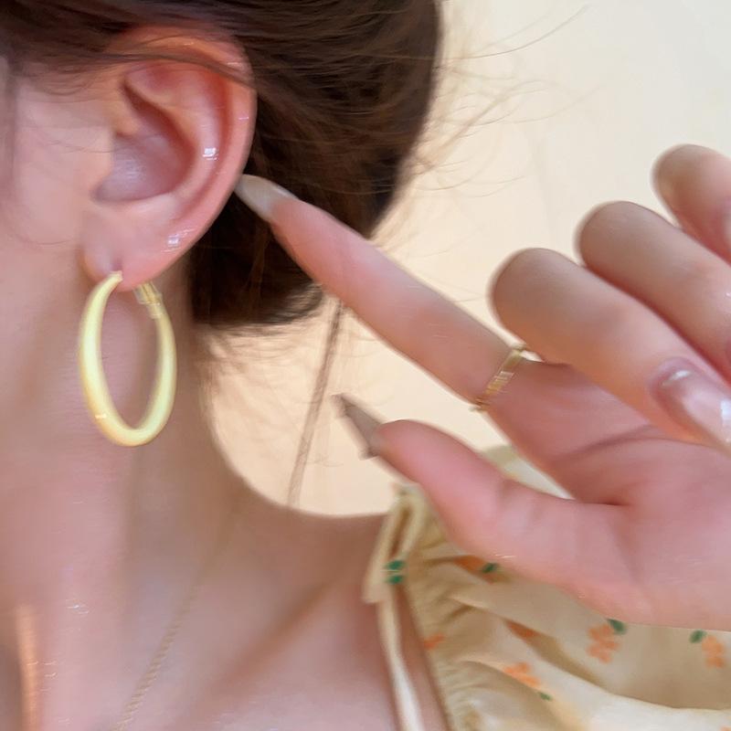 Summer cream pigment ring earrings women's new popular simple versatile stud earrings temperament sweet earrings