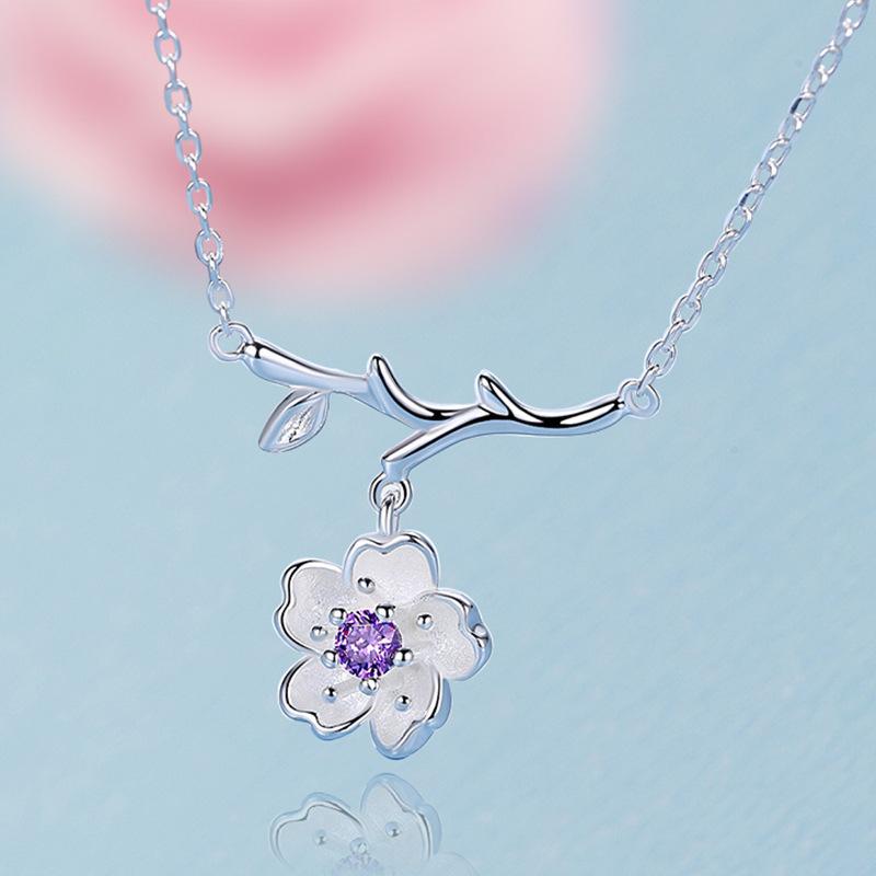 

Ожерелье Suijue Вневременной шик Серебряный цветочный дизайн Потрясающая подвеска Идеальный подарок для Violet