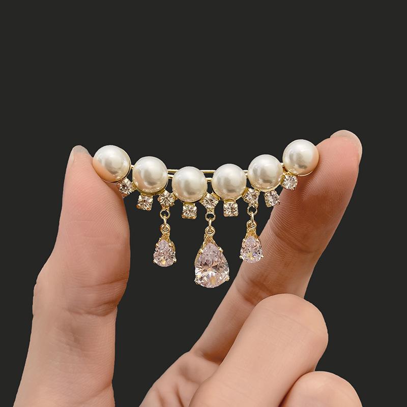Luxury Korean Bow Brooch – Elegant and Versatile Pin for Suits and Attire