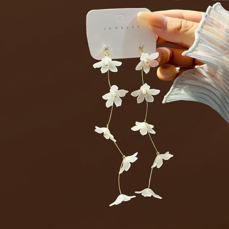 Fashion Trend White Acrylic Flower Drop Earrings Female Alloy Tassel Chain Pendant Earrings Korean Wedding Earrings