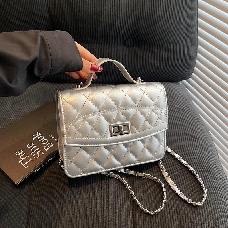 

Летняя мода портативная сумка-клатч с бриллиантовой цепочкой маленькая квадратная сумка женская сумка новый простой многофункциональный рюкзак серебряный