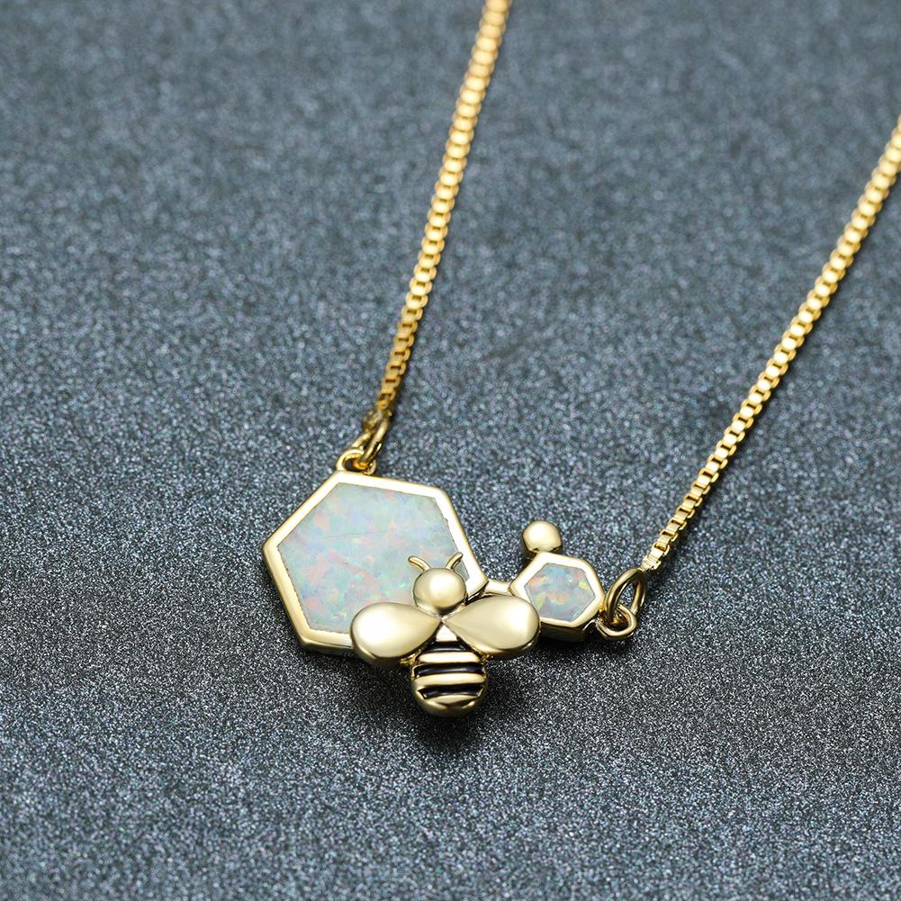 Spring and Summer Korean Geometric Jewelry Gold Bee Necklace Womens Simple Retro Style
