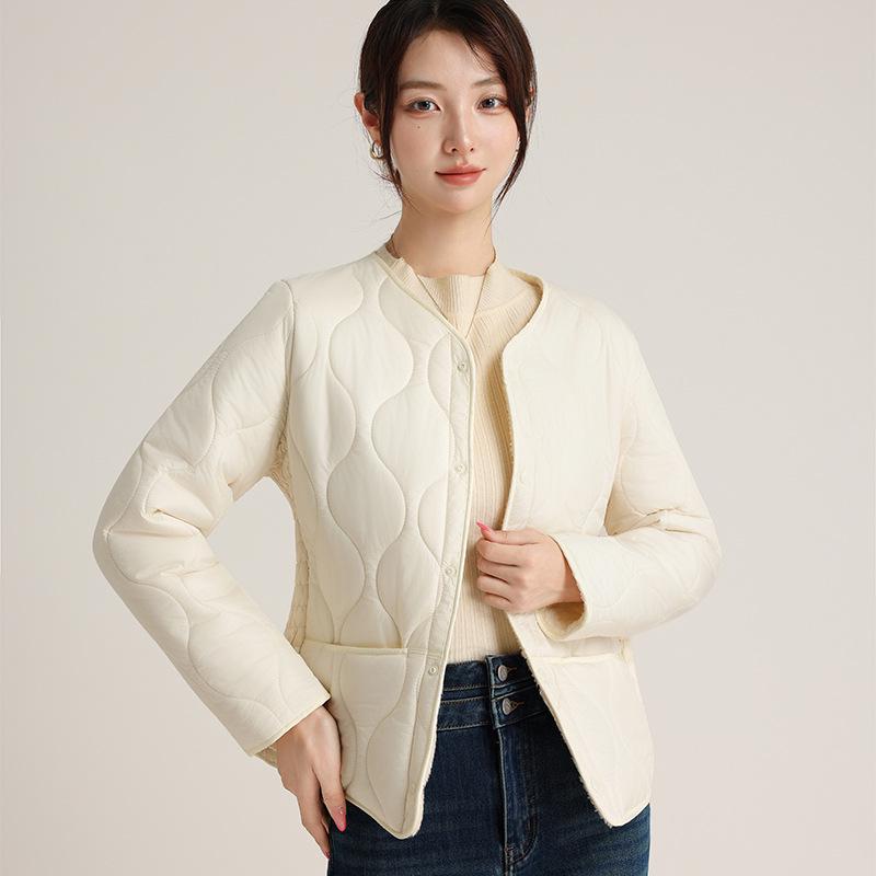 Winter Velvet Thickened Women's Cotton Jacket 2026: Fashionable, Warm, Slim-Fit, Short Mid-Aged Coat for Cold Protection.