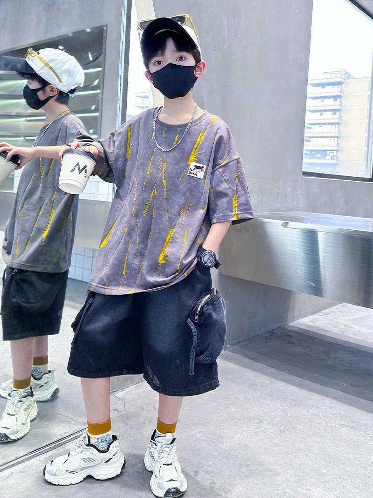 Boys' short sleeved T-shirt summer 2026 new item, medium and large children's thin design, boys' summer clothes, children's cool and stylish top t