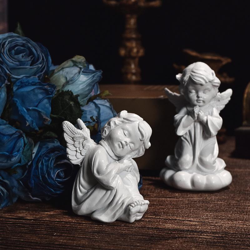 Statua Angioletta Nordica in Resina: Ornamento Creativo per Libreria del Soggiorno.