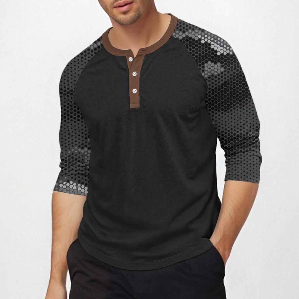 Men's top with three-quarter sleeves and camouflage print