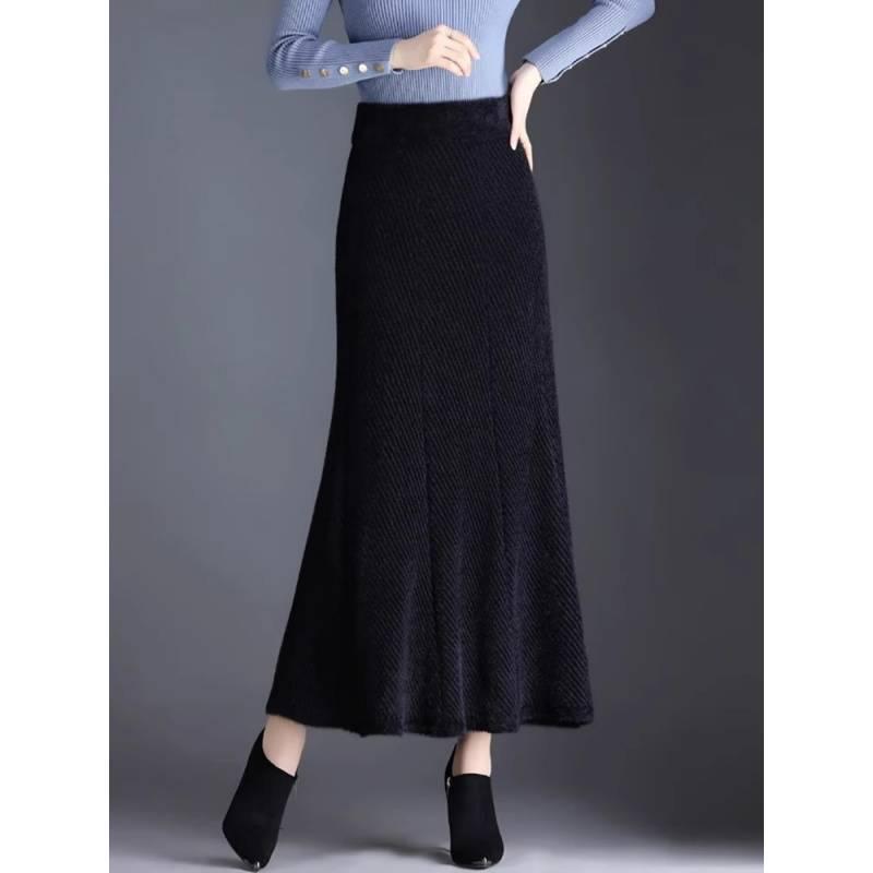 Women's High-Waisted Fishtail Velvet Skirt - Mid-Length Slimming Design for Autumn and Winter