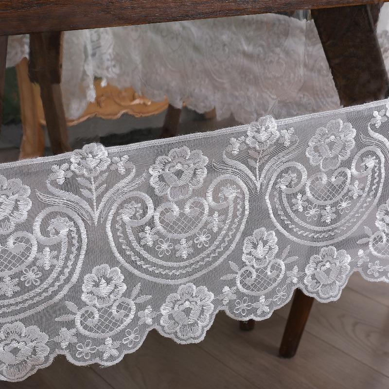 PVC No-rinse Lace Trim Tablecloth Waterproof and Oil Resistant Household Coffee Table Wear-resistant and Anti Slip Tablecloth for Dining Tables