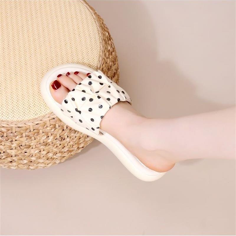 Slippers female summer wear 2025 new fashion fairy style sandals beach versatile non-slip with skirt one-word
