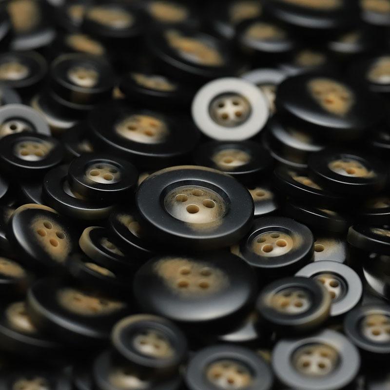 

Четырехглазая смоляная широкая пуговица вязаный кардиган ювелирные изделия аксессуары двусторонние нейлоновые пальто тренчкот пуговицы 3 #[PB four-eye wide-edge coffee color] 15mm