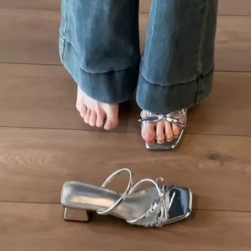 Nya Mångsidiga Nisch Chunky-klacktofflor Damskor och Sandaler